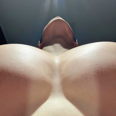 ahaoxo's profile picture. 不常在线 ➕v