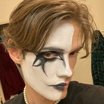 yng__damned's profile picture. 21 /