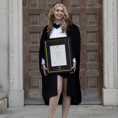 chlveh's profile picture. socialist & mental health activist | @younggreenparty exec | working in westminster *ੈ✩‧₊˚