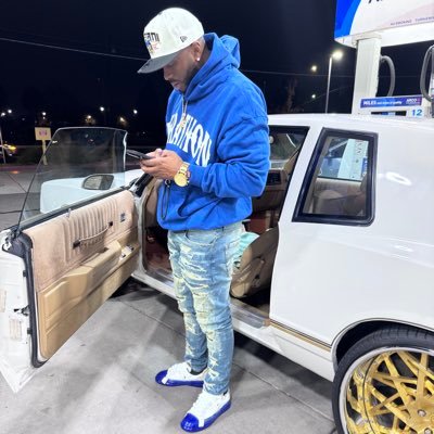 yaboyboyfresh's profile picture. sanitation engineer 🚛