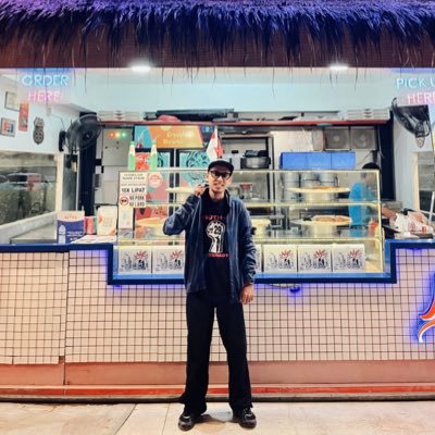 candrartian's profile picture. Love mom, dad and brother.