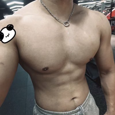 zhuangniu195cm's profile picture. 公0壮牛型，喜欢细狗大jb1，所有系列视频均有完整版，需要的私聊💰，可联名拍摄🎬