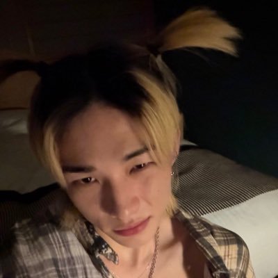 chiquinhahynjin's profile picture. Eu e os Hyunlix visitando museus juntinhos .