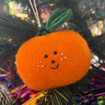 scotchbonbonbon's profile picture. 👁️ graphic designer & illustrator ✍🏻 artist / film obsessive 🎬 letterboxd lilymgoodchild 👾 twitch scotchbonbonbon 💀 🪷 she/they 🖤