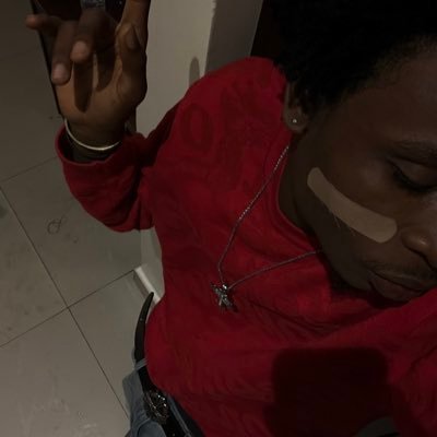 Sazzynice's profile picture. I love music and clothes