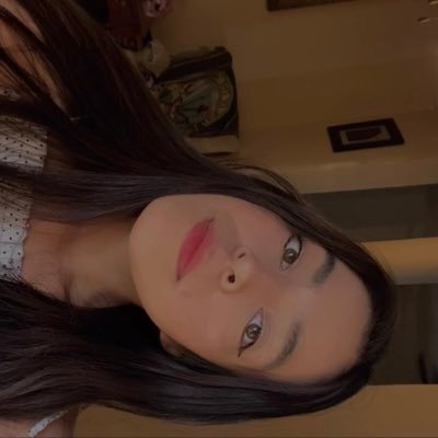 GabyRoyce_'s profile picture. little miss watching greys anatomy and crying 💘💘