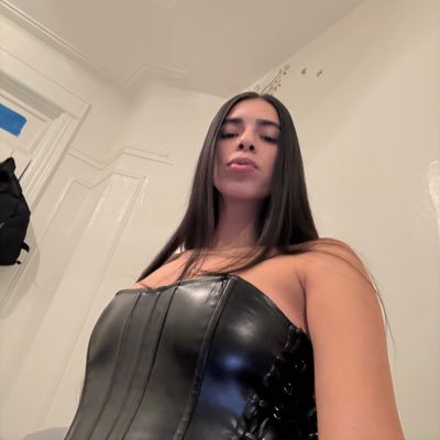 EveleaseC's profile picture. S4L🕊 | J4L 🕊️