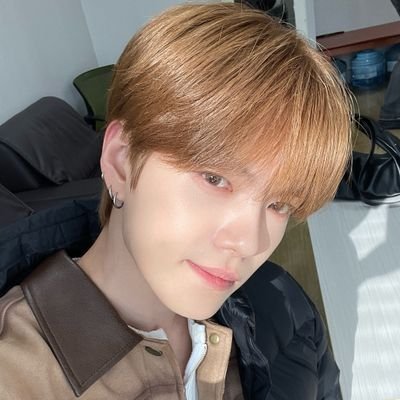 luckyyyyy510's profile picture. #이게다브이커넥션을받아들인탓이다