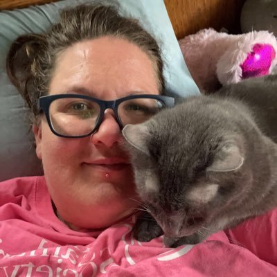 191929_leee's profile picture. Dm me with your Cash app,PayPal,Zelle, Apple Pay, Venmo if you need some money to pay bills or debt or get some stuff you needed ❤️🤍