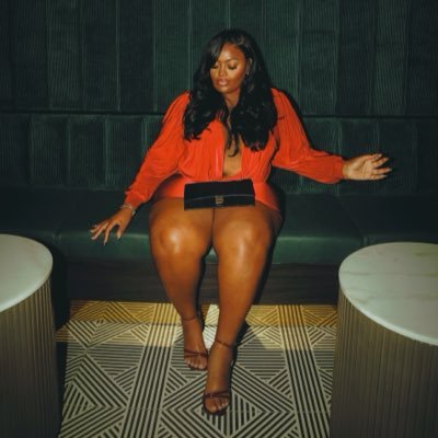 PIEonhisFACE's profile picture. niggas be lying.