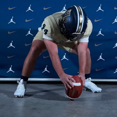 TimRyals_44's profile picture. | Trinity Valley Community College | Long Snapper | 5’8 210 | 4.8 40 yard dash | .70 - .75 Snap Time 14 Yards | #JUCOPRODUCT #TEAROFFTHEROOF