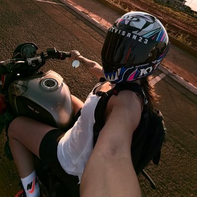 Btrevisan23's profile picture. Motociclista! Pantaneira! Gamer! 🏳️‍🌈