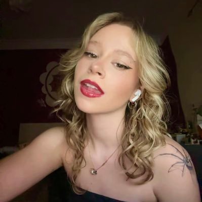 onlymariamoslei's profile picture. eu de eu