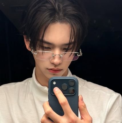 shindyuu's profile picture. https://t.co/HSUP7pc8Lr 투어스 리더, Shin Junghwan (2003)