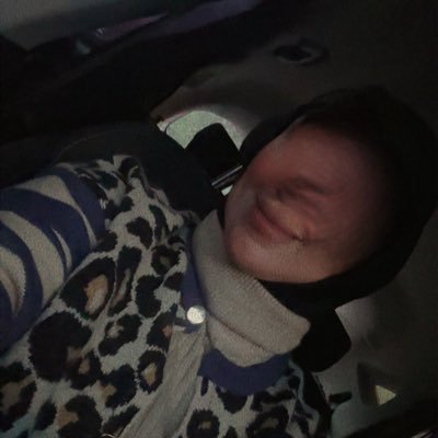 Omal9l6nh's profile picture. (ماتت امي ومات معها كل شيء جميل💔فيارب إرحمها أم لسانين.لكل من يتجرأ على وطني الكويت🇰🇼❤ اللهم إحفظ لي ولدي وابي ومن احب فهم اجمل ما أملك .بكالوريوس محاسبه