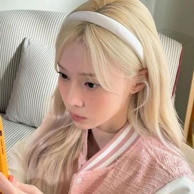 inyspark's profile picture. eu e giselle ouvindo dopamine