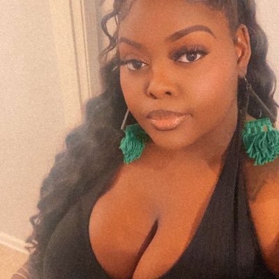 Jbeatxoxo's profile picture. butterfly 🦋 Hottie 🌈 girls