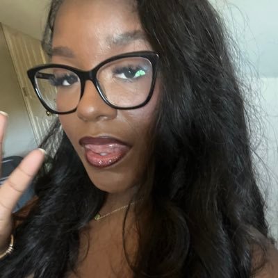 toriharriss's profile picture. snap: simone_harris | 1908