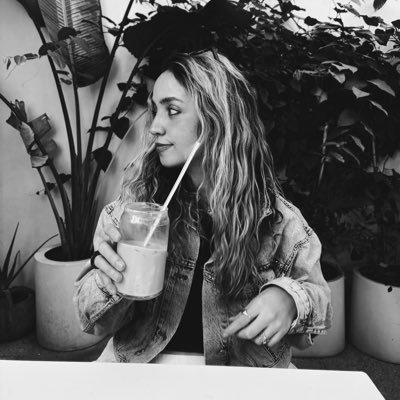 Anasahdz's profile picture. think about things. ✨