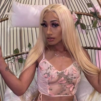 poohfusss3's profile picture. #FashionModel📸 #Youtuber📹 #Gemini🎭 #GIRLS🌈 CHECK OUT MY YOUTUBE CHANNEL .. Link In My Bio ⏬