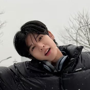 meowsriki's profile picture. 𝐋𝐀𝐙𝟏 💙🖤| 🥨✨ 𐌔𐌵𐌍𐌍𐌄𐌄 ✧*｡ pentor ☼ ꪔ̤̮ ˖ ࣪⊹✿* 🤍 ⭐️ DORN 🐉