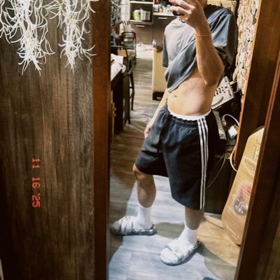 lllll910lllll's profile picture. 170-62-25 不差不帥/看感覺回覆無臉不一定會回/性慾強/喜深喉嚨幹嘴/上彎黑屌/精牛💦 有個大屌狗奴男友 #BDSM #上彎 #多精 #調教