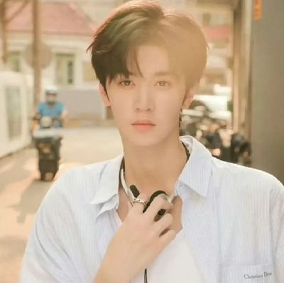 Maluz34868's profile picture. yuan girlfriend💗💗
06..07..1996
I like foods 
fujjie noodles, cham
travel for free bird
be happy,be bold
yuan gf 💗💗