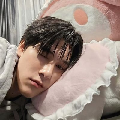 Sohyyunnie's profile picture. ❝ The night sky is beautiful especially seeing it with you in my imagination ❞ ೄྀ࿐ ˊˎ-  She/Her
╰┈➤ Fangirl about everything most about  bxb ship