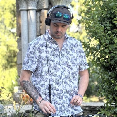 SamElsza's profile picture. 🇫🇷 Electronic Music Artist 
Some Stream on twitch ^_x