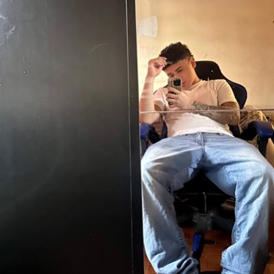 Manu_Gzz03's profile picture. A veces tweets tristes a veces tweets felices