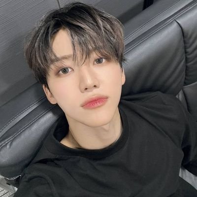 penqgaris's profile picture. semoga akun ini wangi — part of: gege