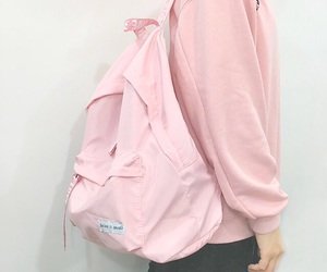 fraunim's profile picture. It's hard to tell the nighttime from the day