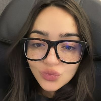 calleotter's profile picture. Fan account|| Comiendo salchipapa con Calle en la carreta de la esquina mientras escuchamos su música 

;cyp  3/3