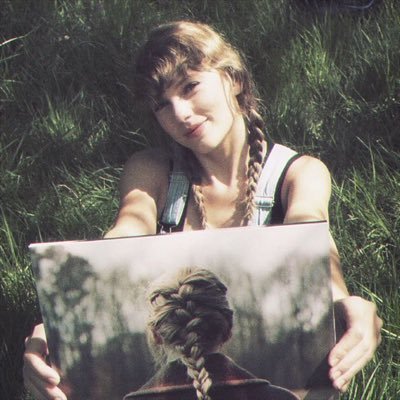 everwhorelin's profile picture. everwhore: someone that is obsessed with the album evermore created by taylor swift