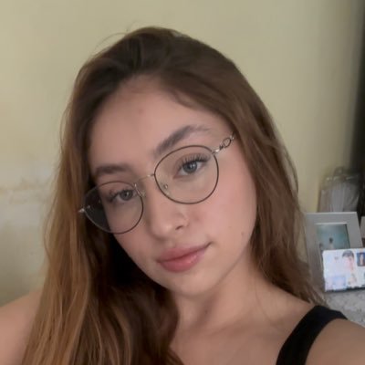 Lau_romerog's profile picture. Always make yourself a priority 🤍