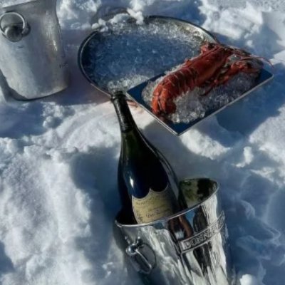 loveforDevvE's profile picture. Tech enthusiast. Passionate about innovation, blockchain and the future of digital transformation, tokenisation. Lifelong learner & coffee addict ☕️