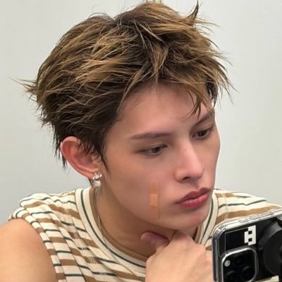 Halcyonous's profile picture. Body getting numb, sight getting blurry, and all and sundry becoming mute—the crying, the raging, the talking, the laughing—as the soil falling over my head.