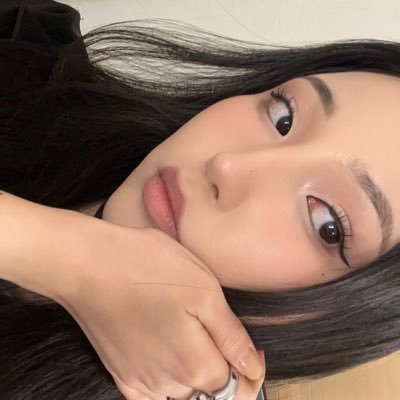 mkkkhhhjj's profile picture. 