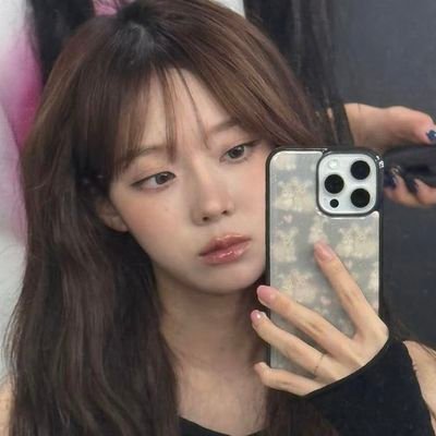 yoripoems's profile picture. — ★ lover, track 5                                                  +55.16.44.81.5