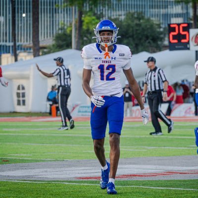 DJRobertss4's profile picture. | 6’3 175 CB | @bokeyfootball Alum ‘21