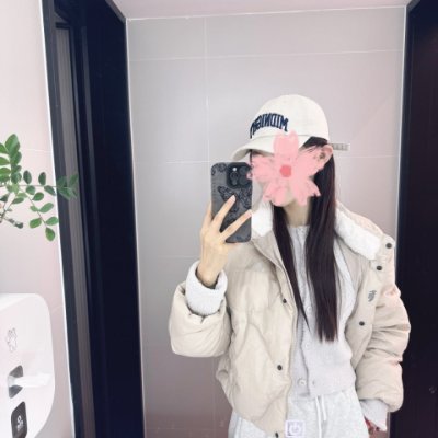 bdevives95's profile picture. Book lover📚📚
Quiet mind🧠🧠
Big dreams✨✨
Small moments🌿🌿
Peace seeker🙂🙂