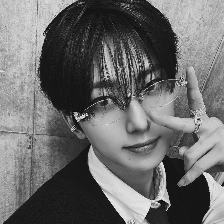 astrorith's profile picture. ̹     ☄    `   ㅀ      astrorith.        ©
  cuenta      de      juegos      y     citados
   (PS)   .   ⭑   #lagrimadeastro  '108.