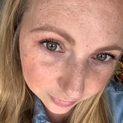 Mom_ellaxo's profile picture. Mum to an exceptional 5yo 👧. Expect randomness & fiesty banter 💐