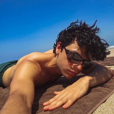 Kenx3A's profile picture. ♐. Administrador hotelero. Authenticity is key. Music is important to me. This is hell on earth but I can turn it into heaven. 🍀