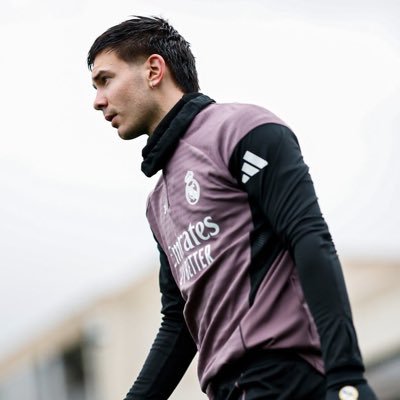 unbv1__'s profile picture. I will run until my feet explode #HFC #RMA