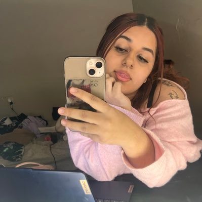 oliver_8080's profile picture. she/her