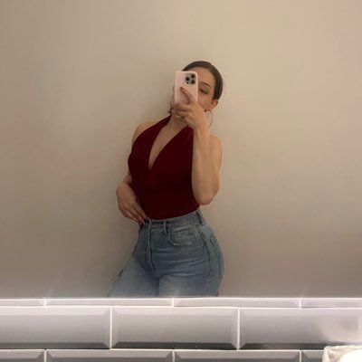 alegutierr_z's profile picture. 𝑇𝑢𝑟𝑛 𝑡ℎ𝑒 𝑝𝑎𝑖𝑛 𝑖𝑛𝑡𝑜 𝑝𝑜𝑤𝑒𝑟 ✨       AS🩵.                                                Ig: aleguti.rrz