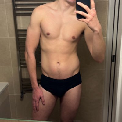 timmy500's profile picture. 22, curious corporate 6’4 finance grad in London 🤷🏼‍♂️ … 🏊🏻‍♂️+🏋🏻‍♂️