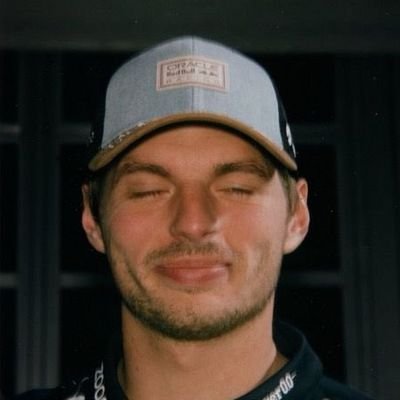 Maxieversion's profile picture. 