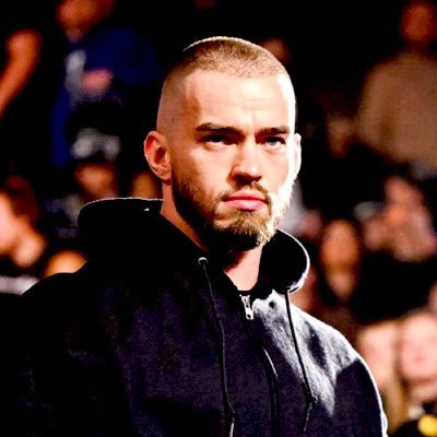 Theorysbabe's profile picture. ♔ Bi | cool male writer | shit posting most of the time| NOT @/_Theory1| 𝗠𝗨𝗟𝗧𝗜ship| MDNI |NSFW: @DownUnderTheory